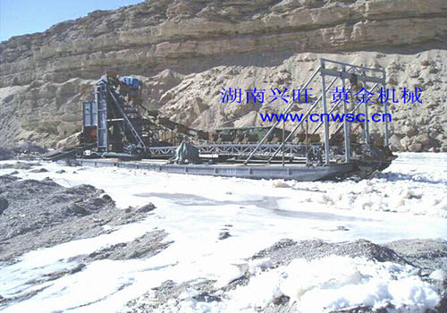 高海拔、高寒凍土礦區(qū)，采金船